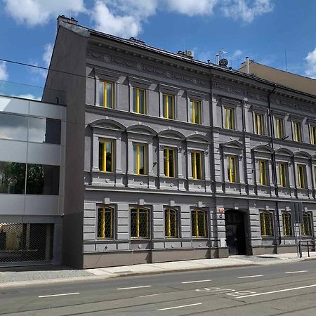 Lyly Apartment - Modern Apartment With Free Parking Prag Exteriör bild