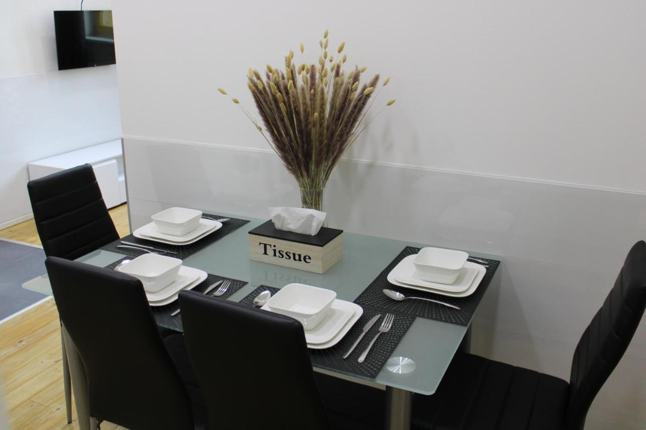 Lyly Apartment - Modern Apartment With Free Parking Prag Exteriör bild